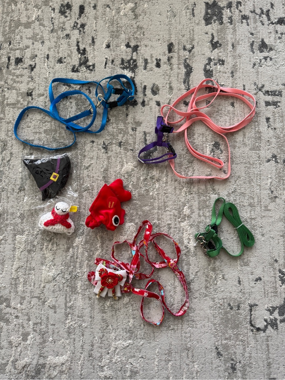 Small Animal Harness x4 and Little Hats x3